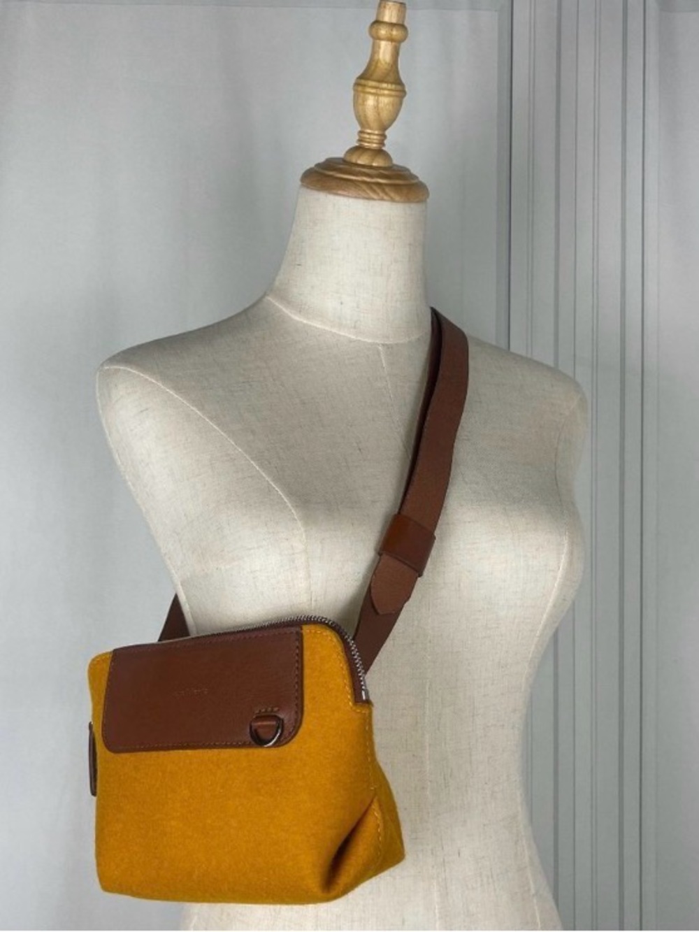 GRAF LANTZ BEDFORD BELT BAG LEATHER WOOL TURMERIC SIENNA COGNAC CROSSBODY CHIC